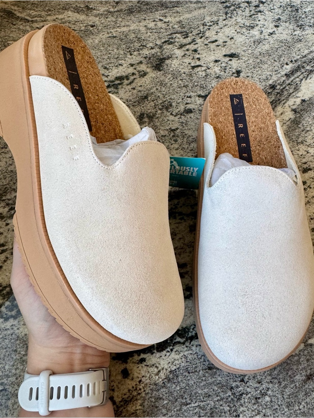 Reef Cushion Vista Skye Platform Clog. Size 9. Off White Suede NWT!